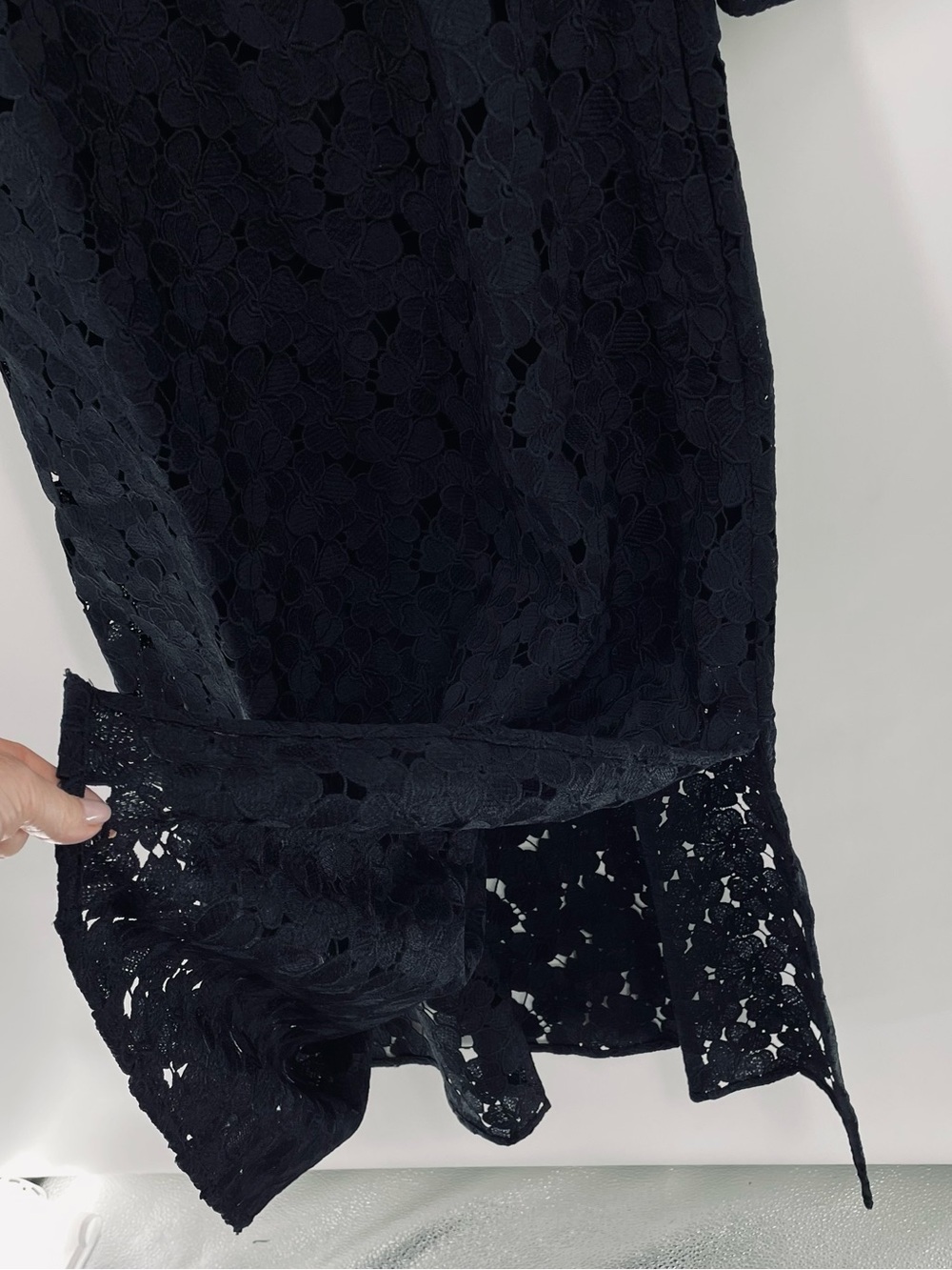 NWT Tuckernuck Jamie Eyelet Midi Dress Black Floral Lace V-Neck Size Small - Picture 5 of 10